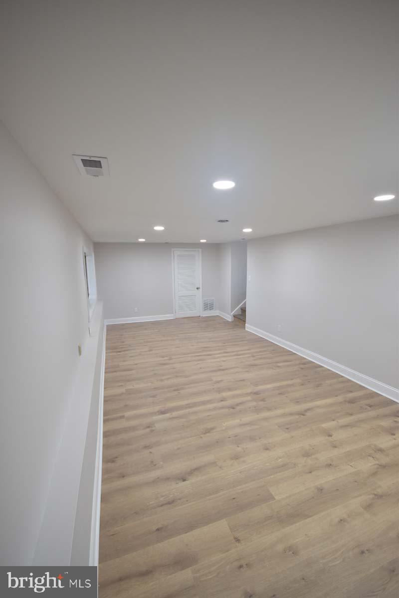 654 Helena Avenue Mantua, NJ 08051 - Photo 13 of 42 Spacious, versatile room with modern finishes.