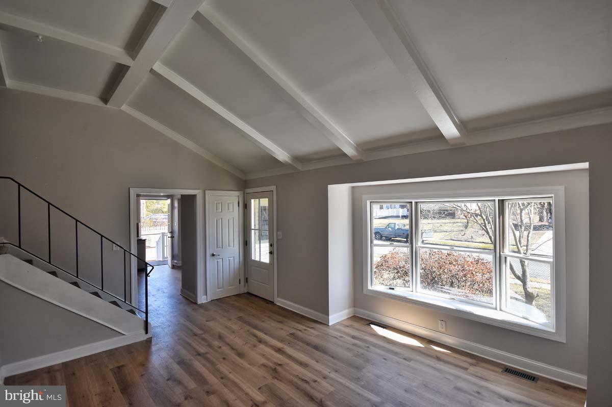 654 Helena Avenue Mantua, NJ 08051 - Photo 6 of 42 Spacious living area with vaulted ceilings.