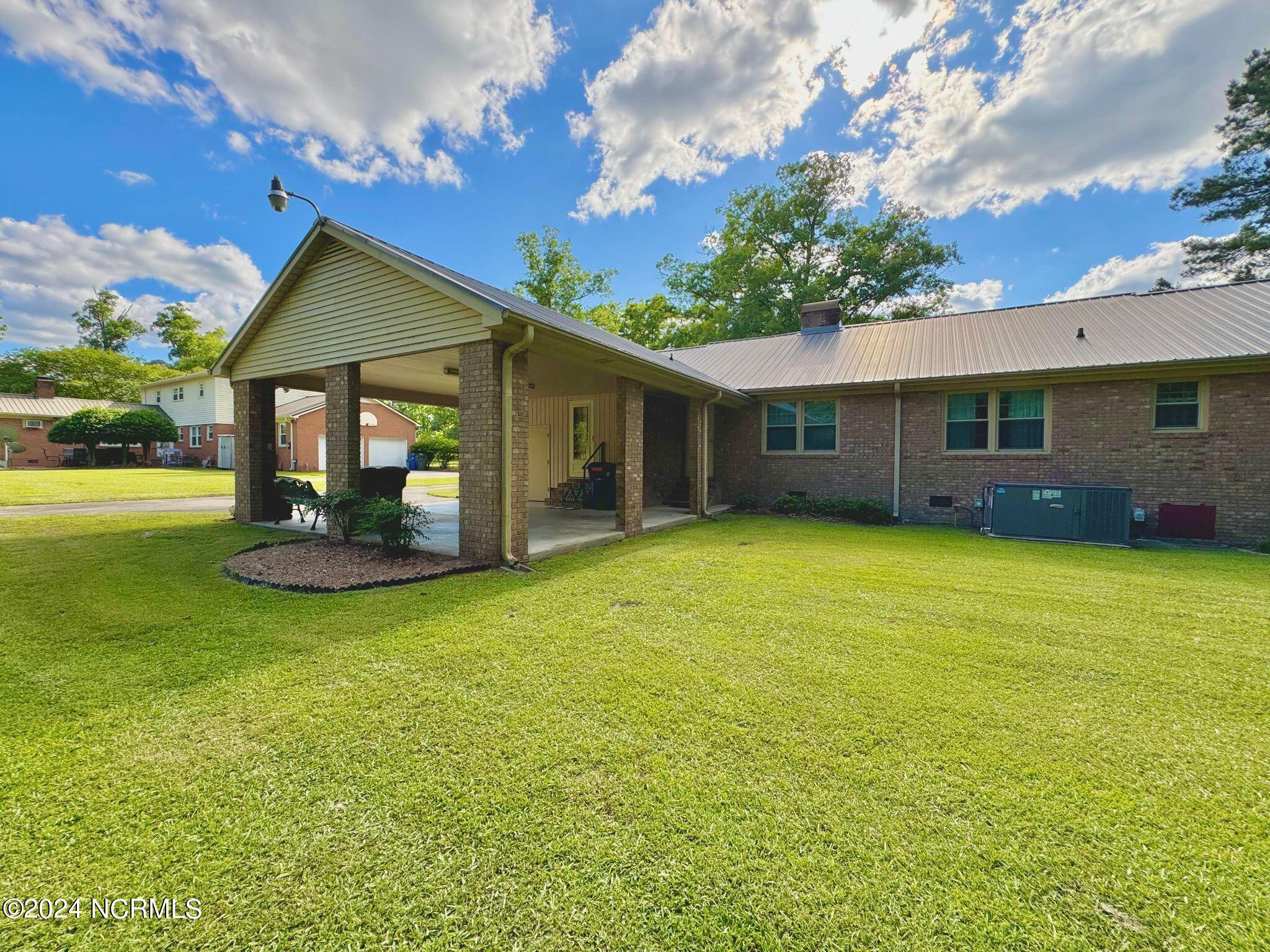 2007 Hardee Road Kinston, NC 28504 - Photo 9 of 58 441515258_265485559923395_26290557919967