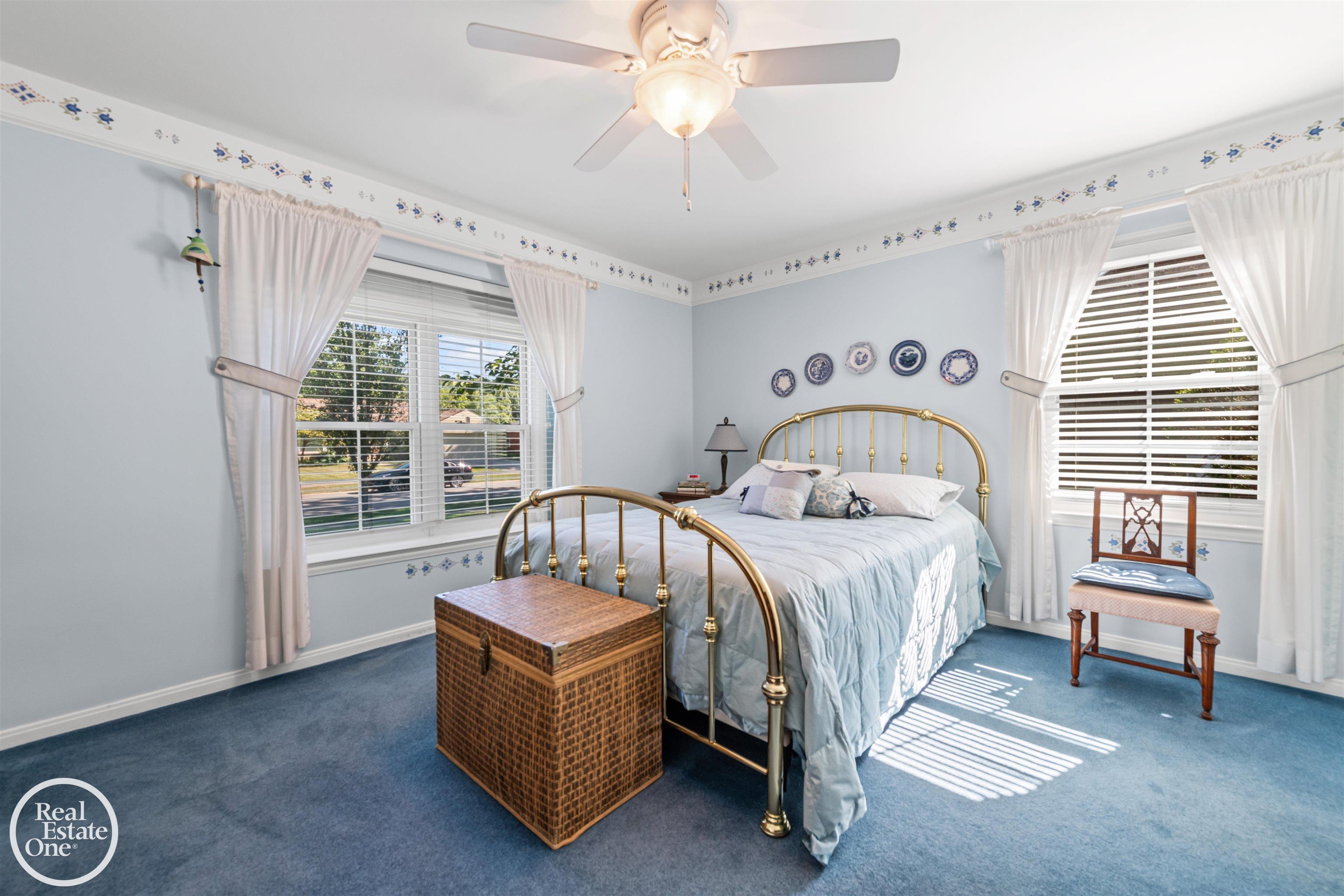 1151 South Renaud Road Grosse Pointe, MI 48236 - Photo 15 of 39 50187085-e0f5f636-899a-4f7d-bd30-98b39c9e1d54.JPG