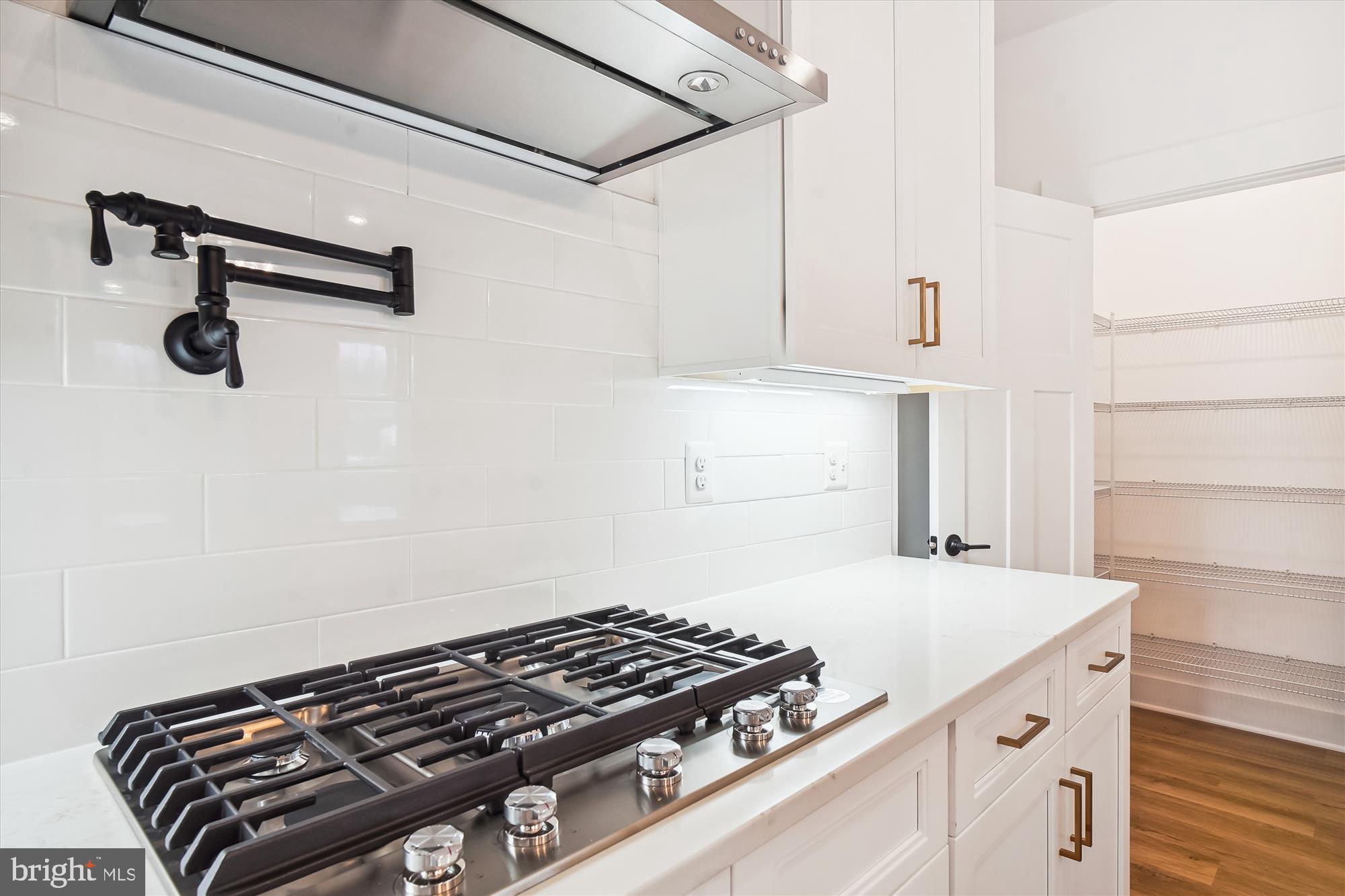 14116 Seneca Road Gaithersburg, MD 20878 - Photo 20 of 59 Kitchen