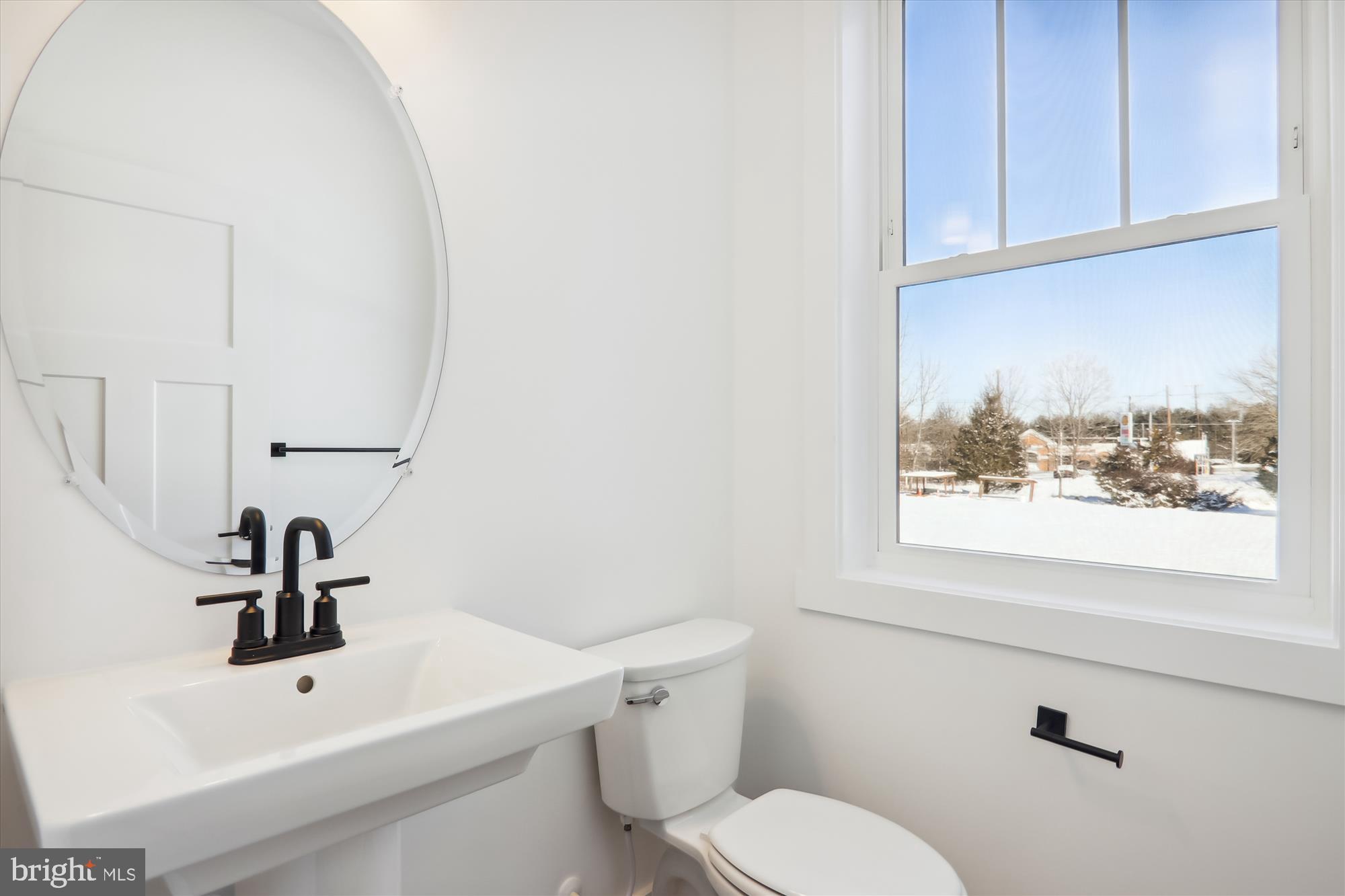 14116 Seneca Road Gaithersburg, MD 20878 - Photo 30 of 59 Powder Room