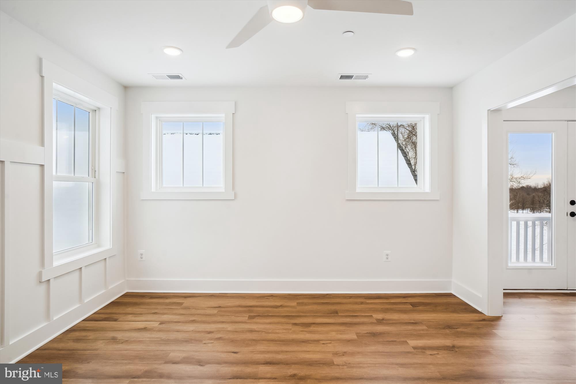 14116 Seneca Road Gaithersburg, MD 20878 - Photo 33 of 59 Primary Bedroom