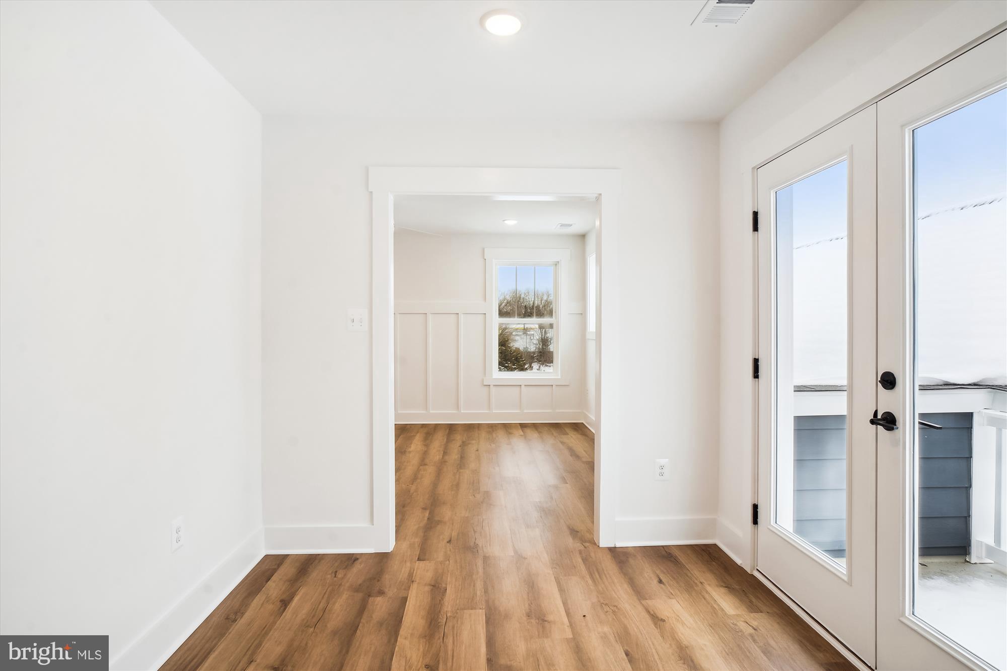 14116 Seneca Road Gaithersburg, MD 20878 - Photo 37 of 59 Sitting Room