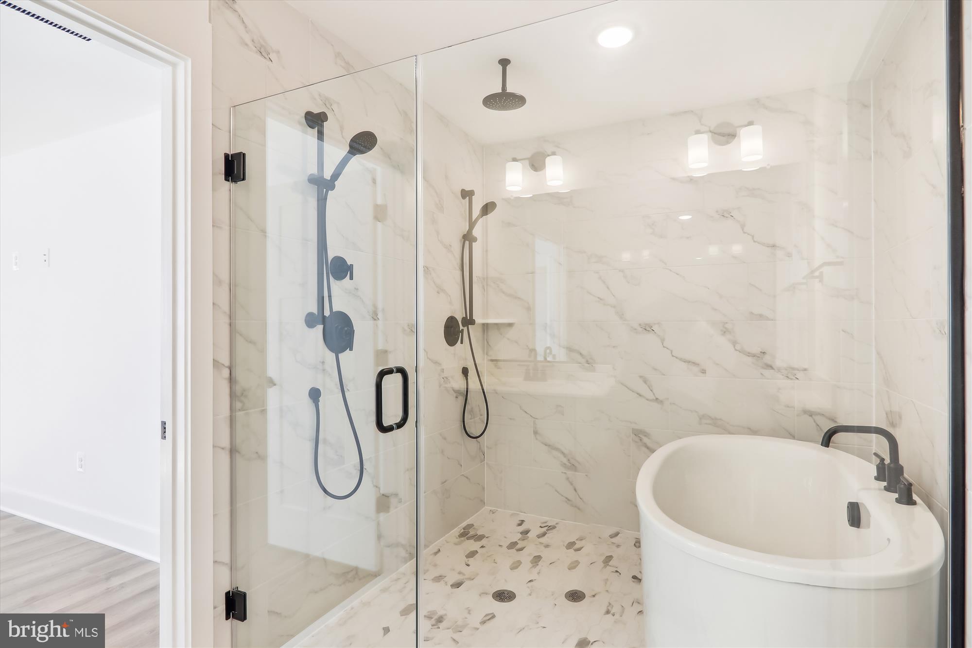 14116 Seneca Road Gaithersburg, MD 20878 - Photo 40 of 59 Primary Bath