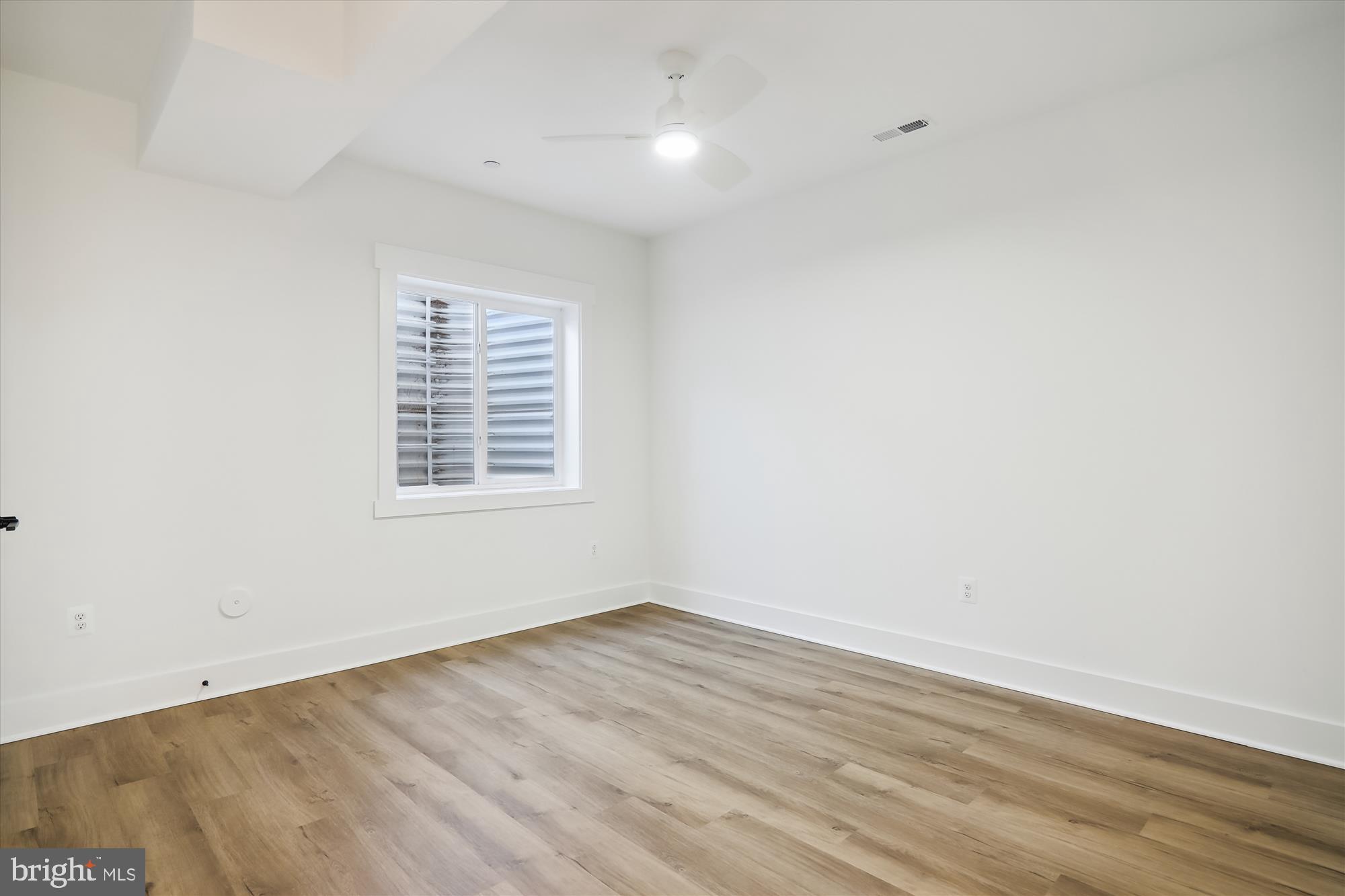 14116 Seneca Road Gaithersburg, MD 20878 - Photo 55 of 59 Bedroom