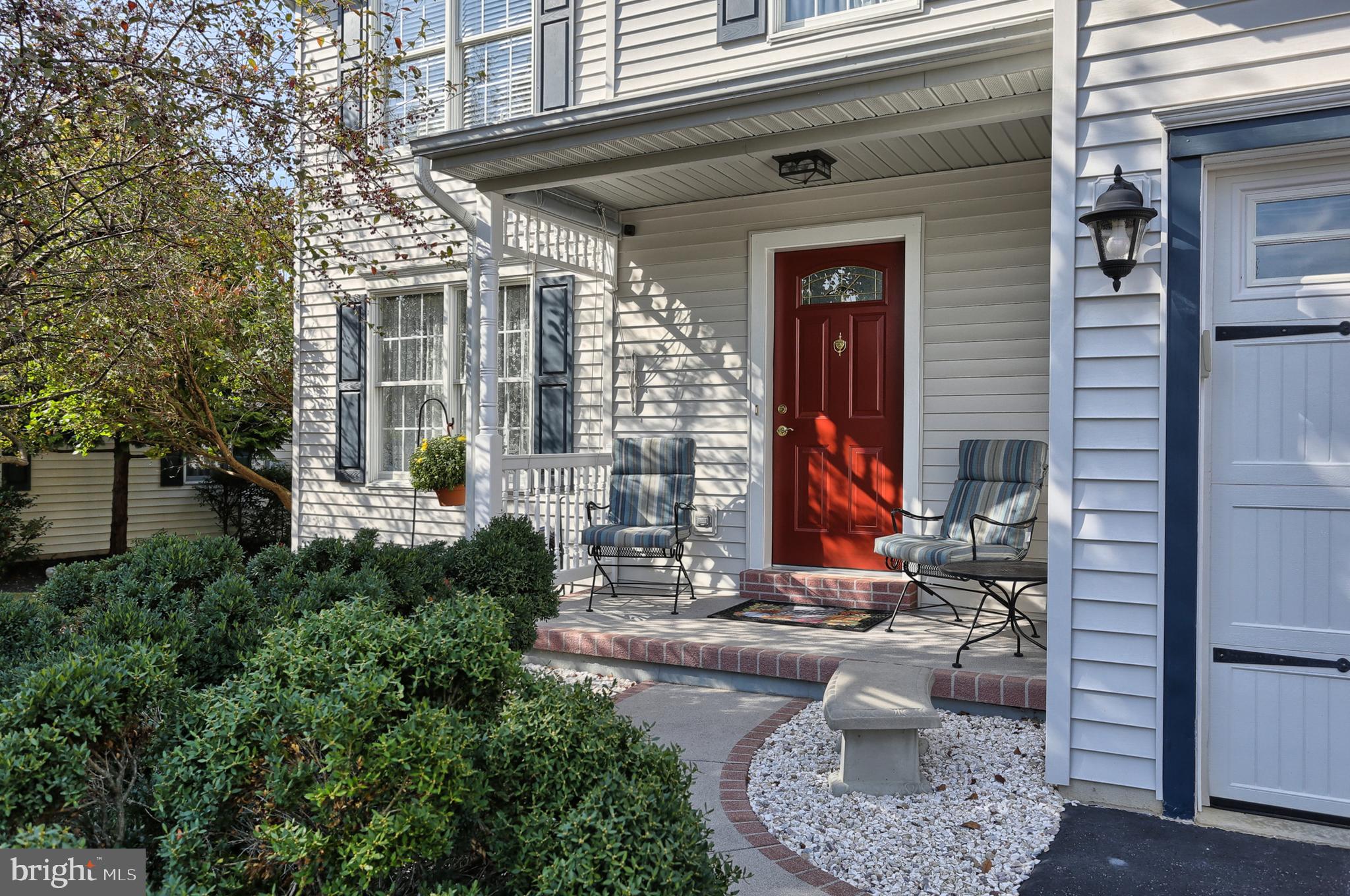 443 Old Farm Road Palmyra, PA 17078 - Photo 4 of 37 Inviting Entry!