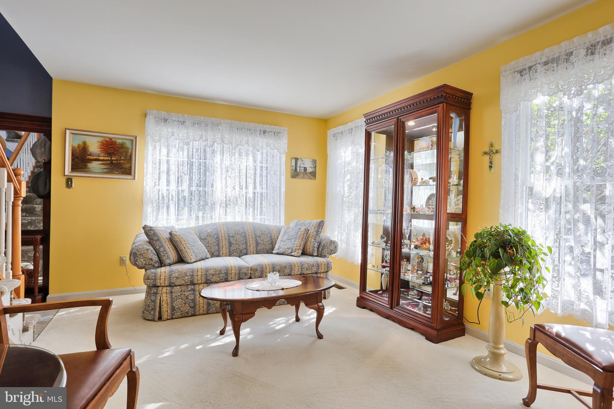 443 Old Farm Road Palmyra, PA 17078 - Photo 6 of 37 Living Room