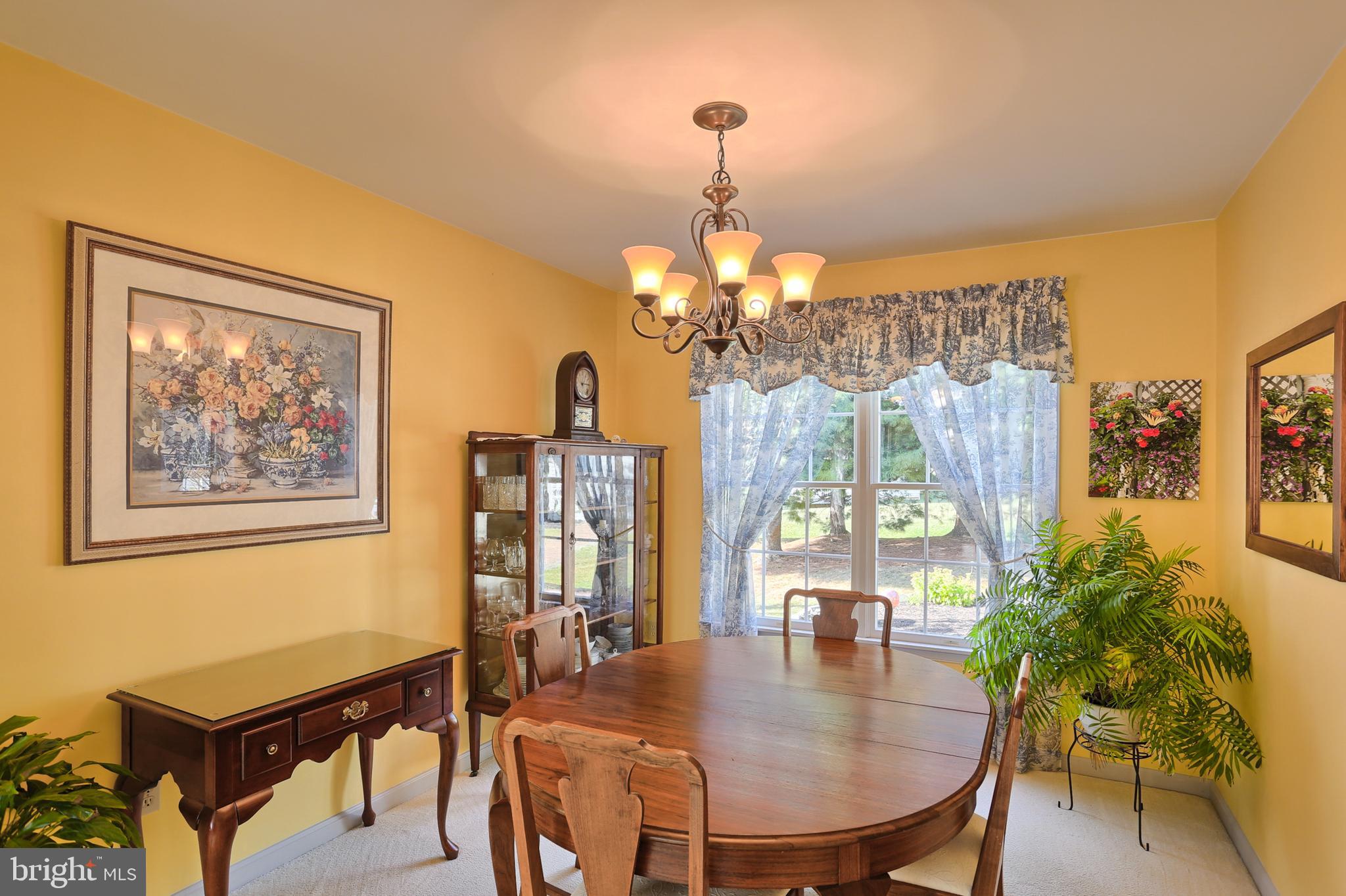 443 Old Farm Road Palmyra, PA 17078 - Photo 10 of 37 Bright, Cheerful Dining Room