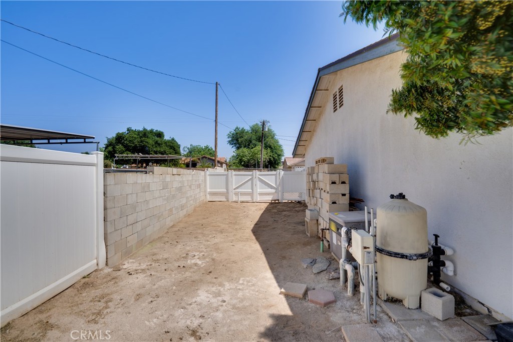 18825 Mariposa Avenue Riverside, CA 92508 - Photo 11 of 55 a view of entryway with workspace