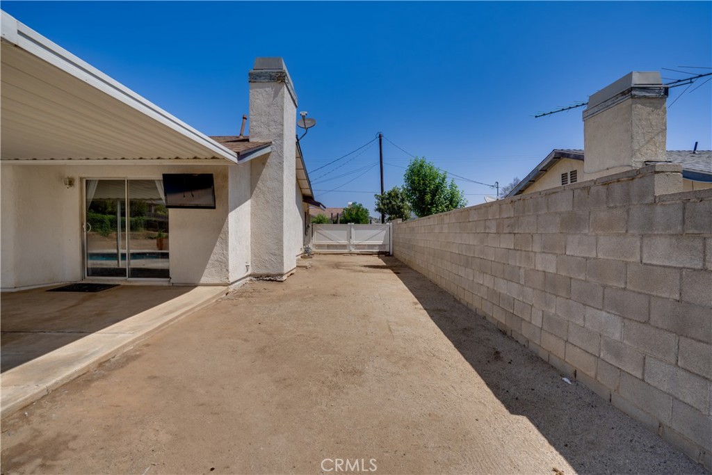 18825 Mariposa Avenue Riverside, CA 92508 - Photo 5 of 55 a view of a house with a street