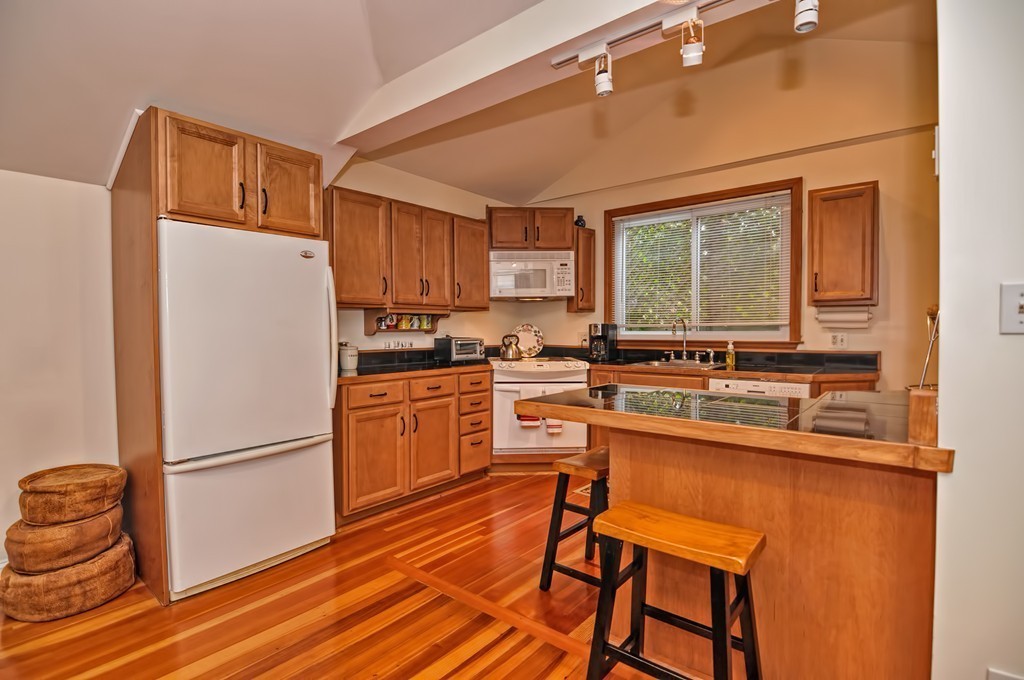 5 Gannett Road Natick, MA 01760 - Photo 4 of 30 Gallery Image 4