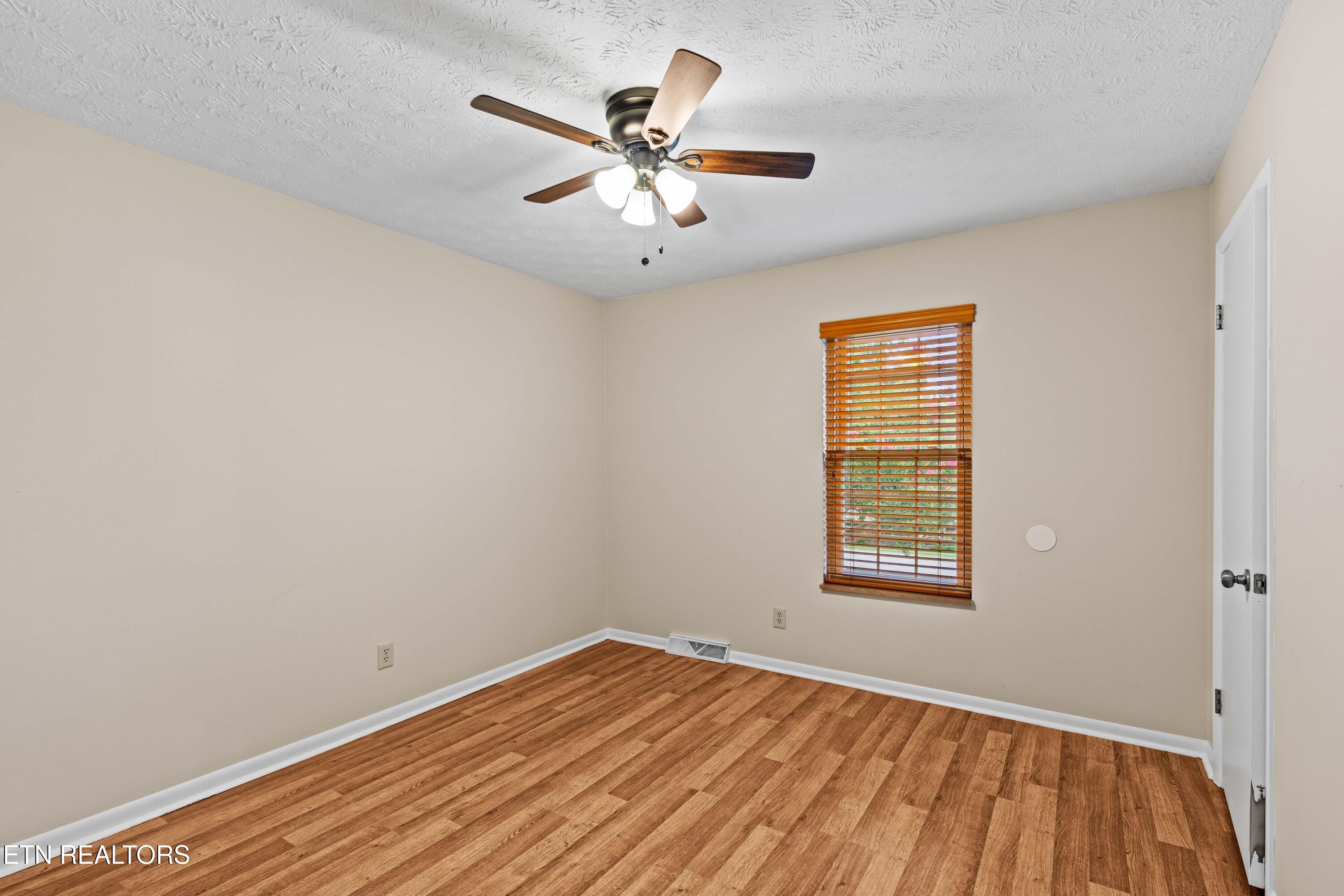 12105 West Kingsgate Road Knoxville, TN 37934 - Photo 10 of 22 IMG_8513