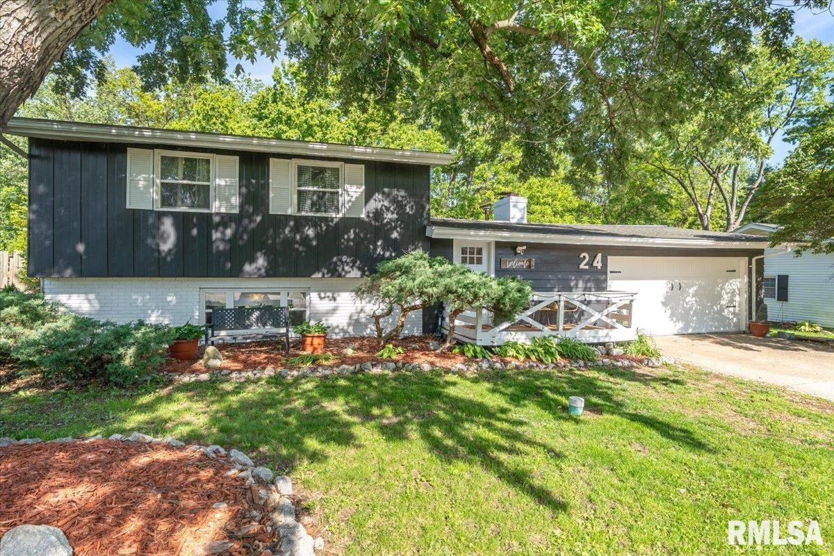 24 Sunny Side Drive Springfield, IL 62702 - Photo 2 of 38
