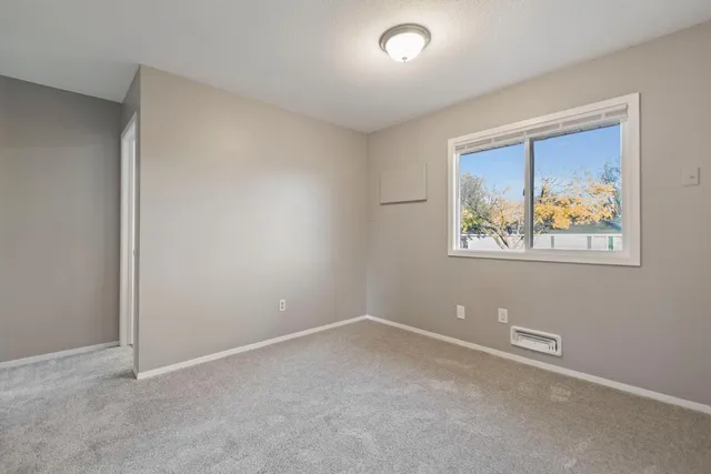 $264,900 | 1076 Sibley Street South, Shakopee, MN 55379