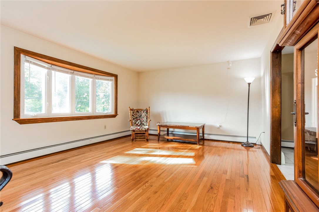 337 Sowams Road Barrington, RI 02806 - Photo 4 of 26