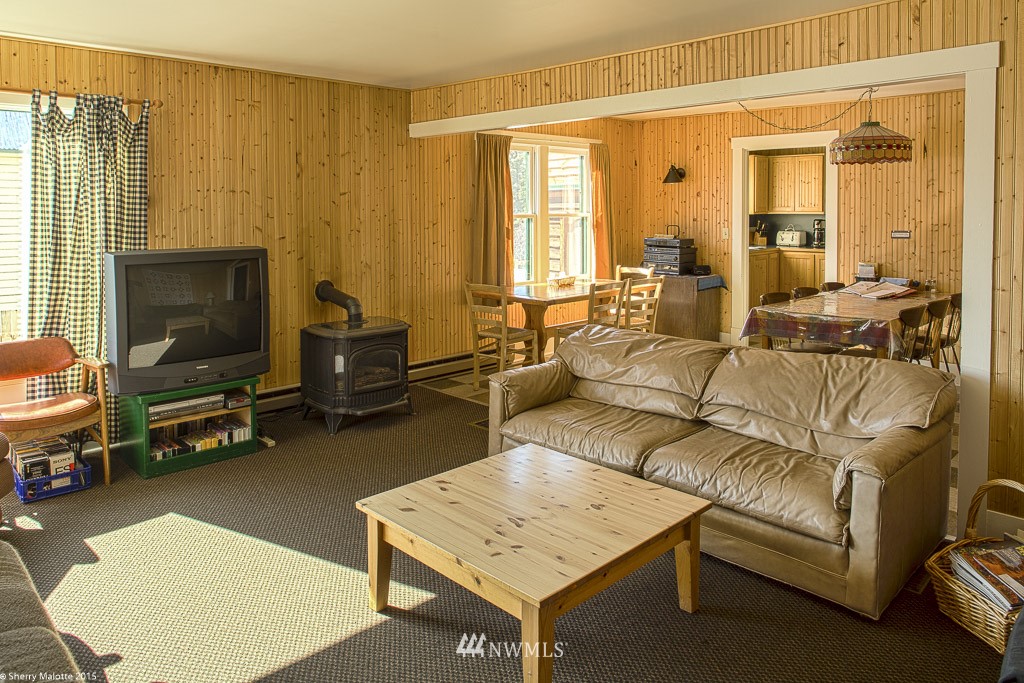 127 Riverside Avenue Winthrop, WA 98862 - Photo 3 of 19 Gallery Image 3