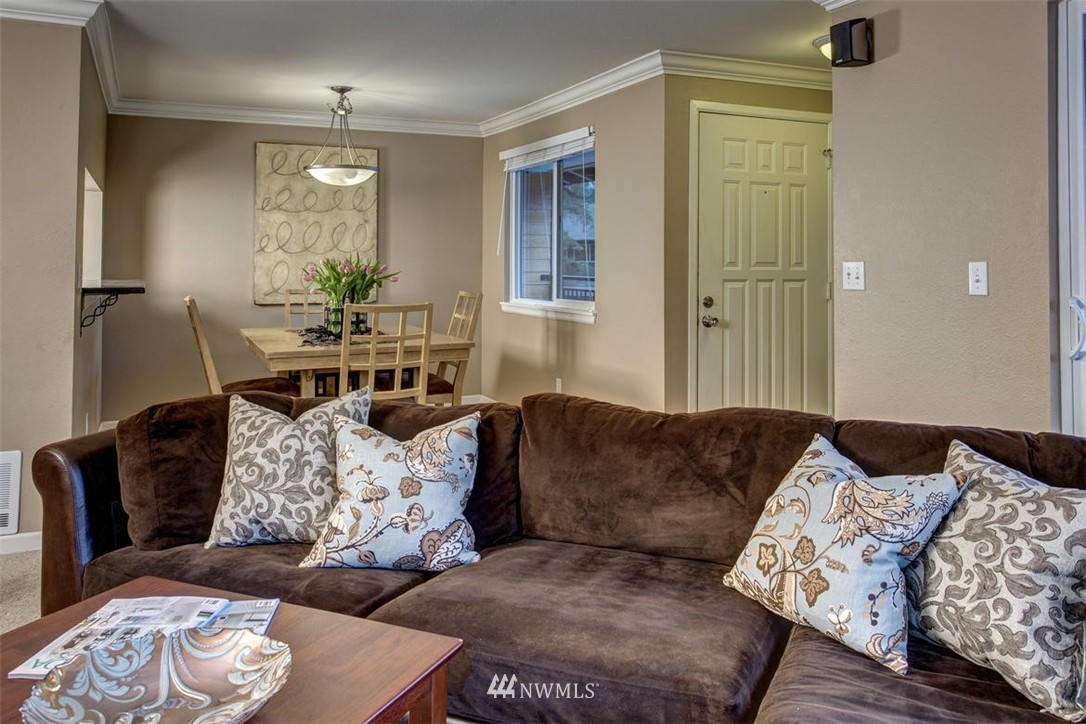 10830 Northeast 148th Lane Bothell, WA 98011 - Photo 9 of 18