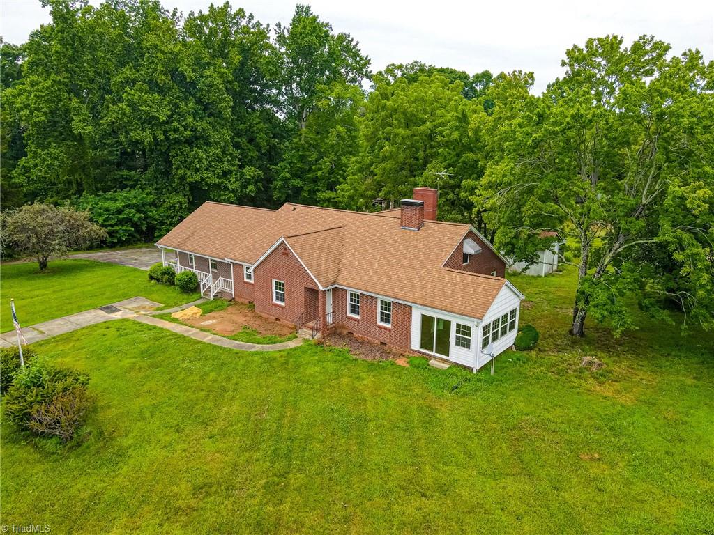 8105 Reynolda Road Tobaccoville, NC 27050 - Photo 3 of 29 Gallery Image 3