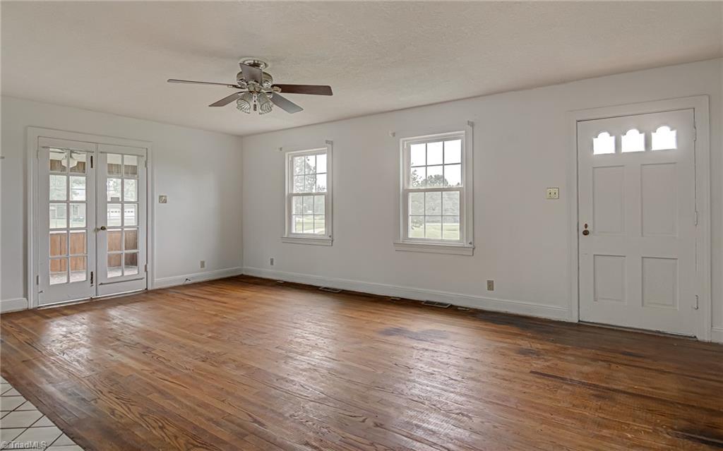 8105 Reynolda Road Tobaccoville, NC 27050 - Photo 4 of 29 Gallery Image 4