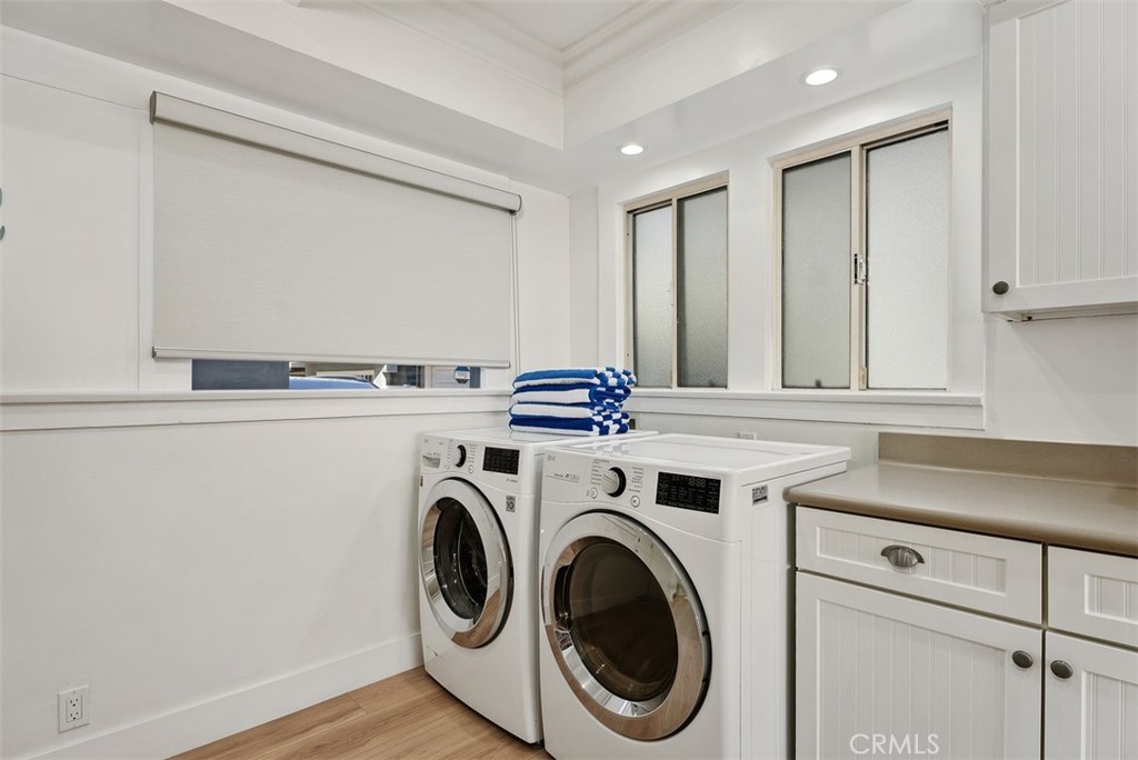 808 West Oceanfront Newport Beach, CA 92661 - Photo 25 of 34 a utility room with dryer and washer