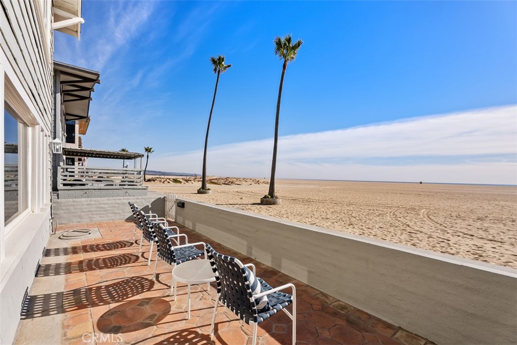 808 West Oceanfront Newport Beach, CA 92661 - Photo 5 of 34