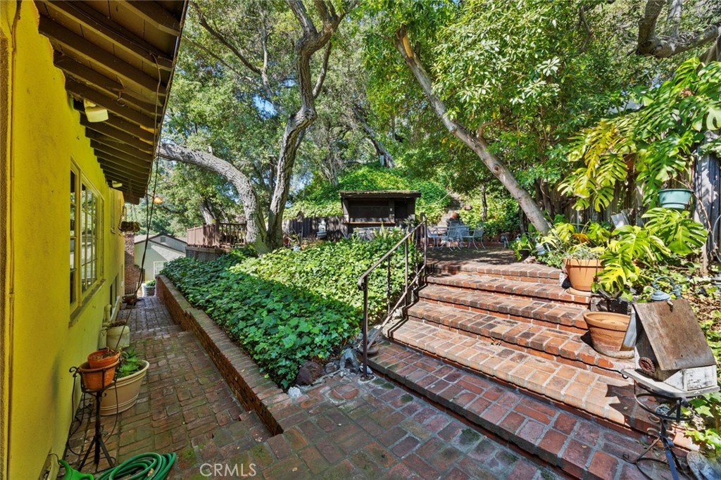 417 Coutin Lane Glendale, CA 91206 - Photo 15 of 20