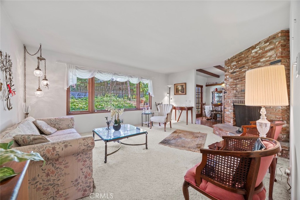 417 Coutin Lane Glendale, CA 91206 - Photo 4 of 20