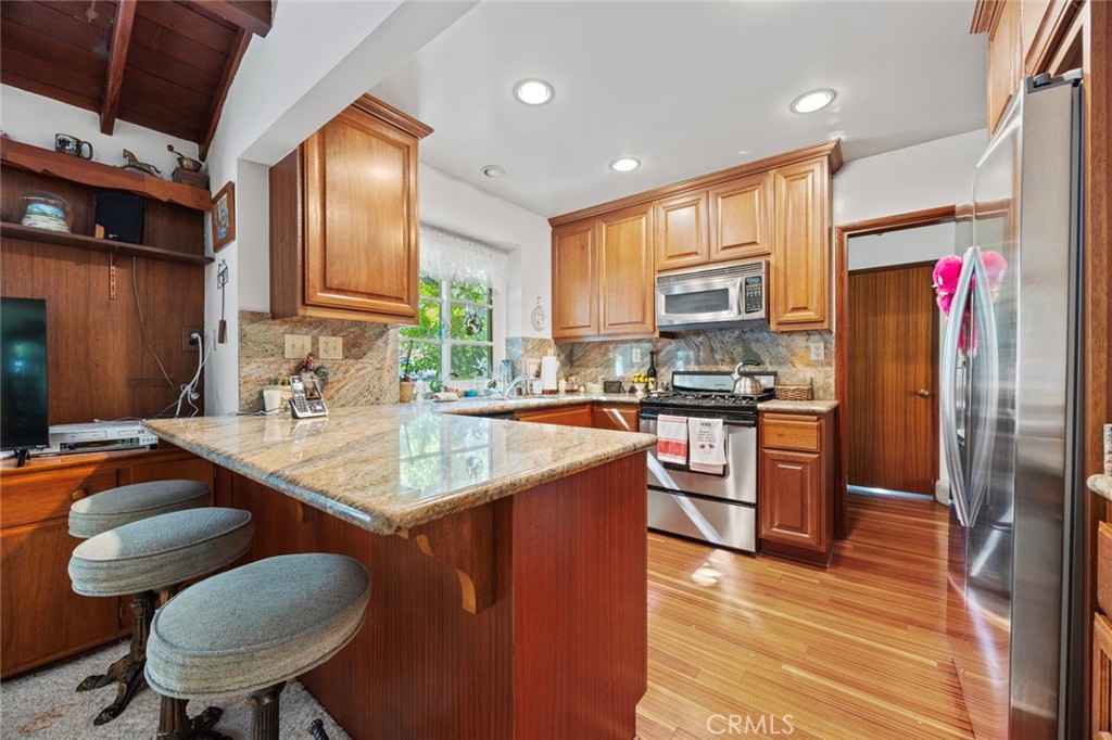 417 Coutin Lane Glendale, CA 91206 - Photo 8 of 20