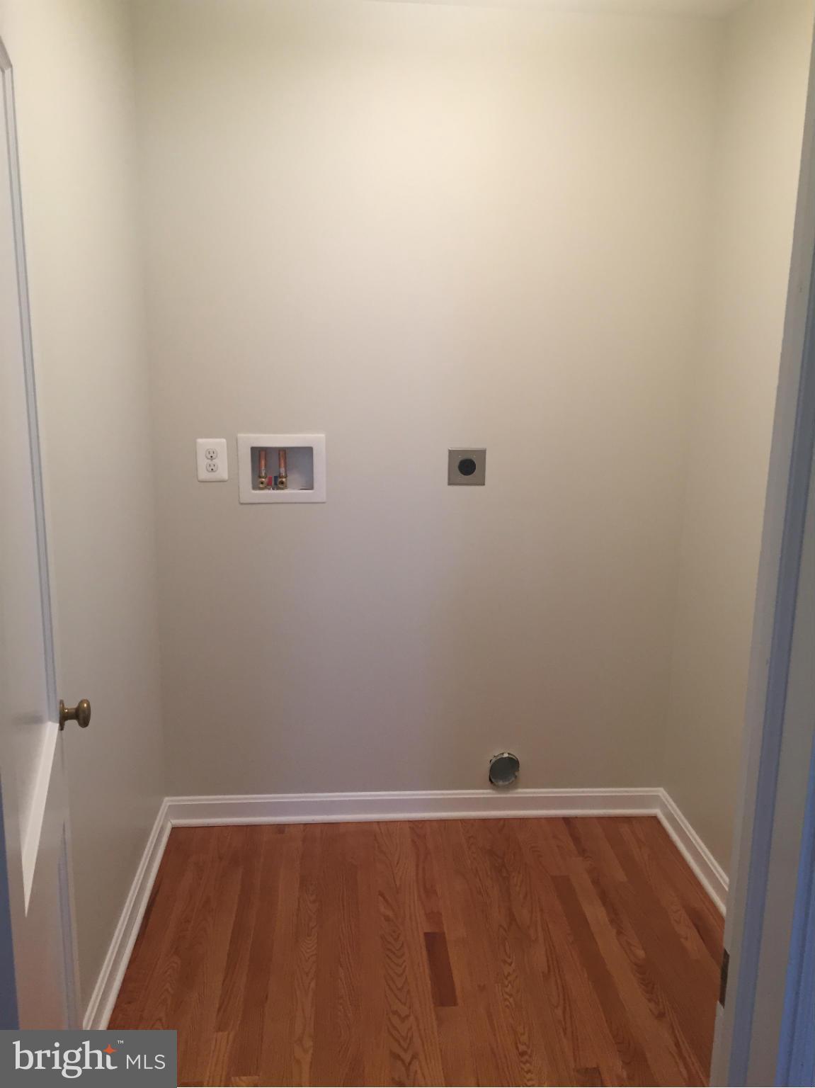 8227 Buckland Mill Road Gainesville, VA 20155 - Photo 21 of 30 Laundry Room
