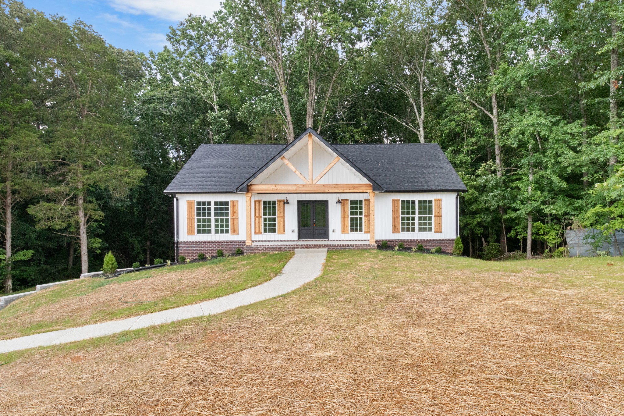 3035 Erwin Road Clarksville, TN 37043 - Photo 2 of 37 Gallery Image 2