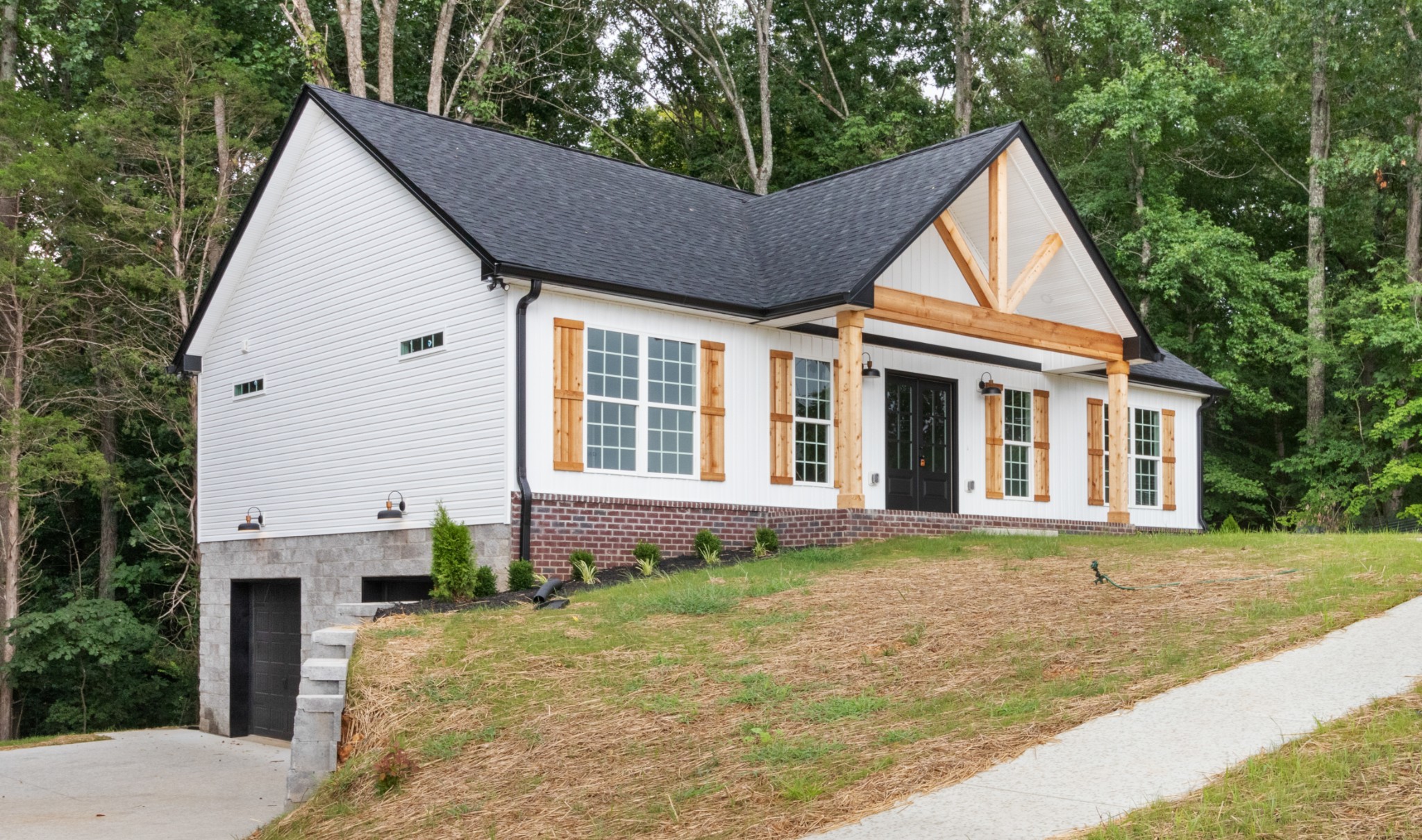 3035 Erwin Road Clarksville, TN 37043 - Photo 3 of 37 Gallery Image 3