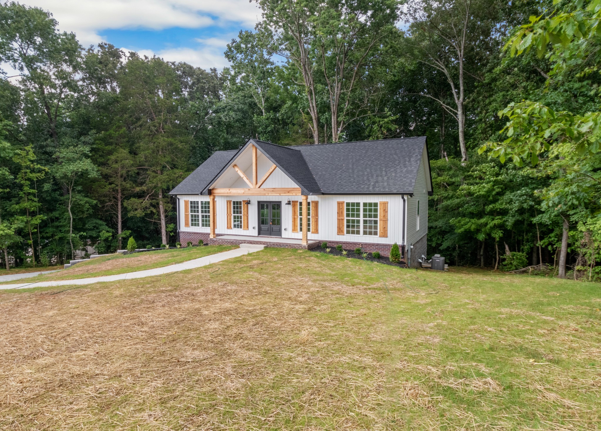 3035 Erwin Road Clarksville, TN 37043 - Photo 6 of 37 Gallery Image 6