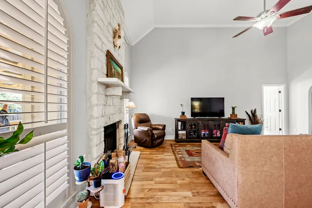 $2,850 | 11 Elmwood Circle, Wimberley, TX 78676