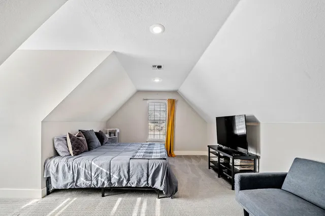 $2,850 | 11 Elmwood Circle, Wimberley, TX 78676