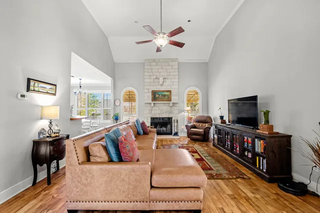 $2,850 | 11 Elmwood Circle, Wimberley, TX 78676