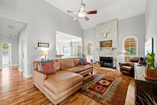 $2,850 | 11 Elmwood Circle, Wimberley, TX 78676