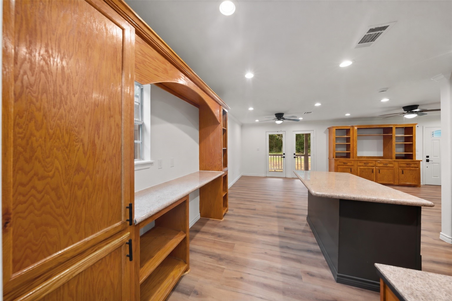 27 Deerfield Road Huntsville, TX 77340 - Photo 8 of 24 Gallery Image 8