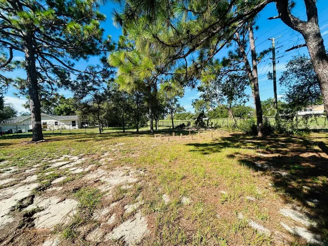 $2,350 | 2013 Finland Drive, Spring Hill, FL 34609