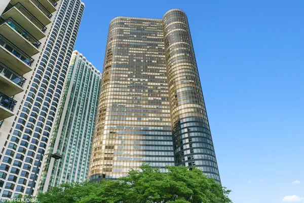 $329,000 | 155 North Harbor Drive, Unit 2205, Chicago, IL 60601