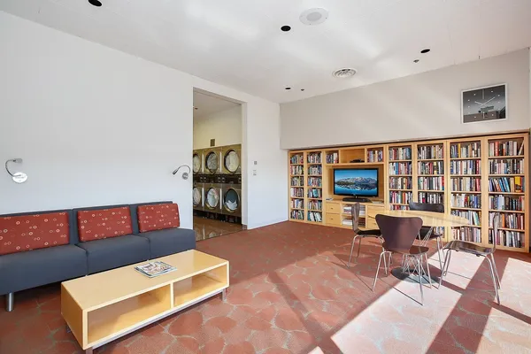 $329,000 | 155 North Harbor Drive, Unit 2205, Chicago, IL 60601