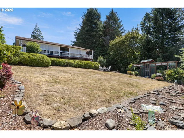 $375,000 | 479 2nd Street, Elkton, OR 97436