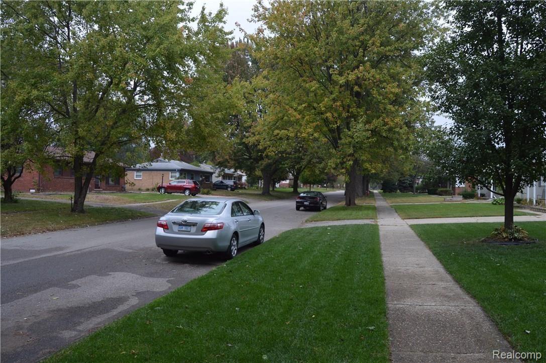 47300 Roland Street Utica, MI 48317 - Photo 36 of 36 DSC_0535.JPG