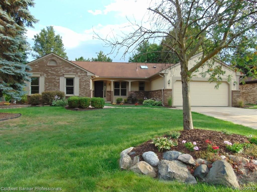 21237 Parklane Road Farmington Hills, MI 48335 - Photo 1 of 56