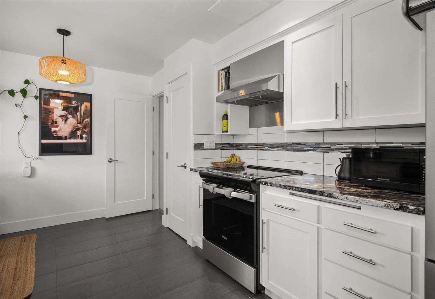 3325 South Bernard Street Spokane, WA 99203 - Photo 11 of 47