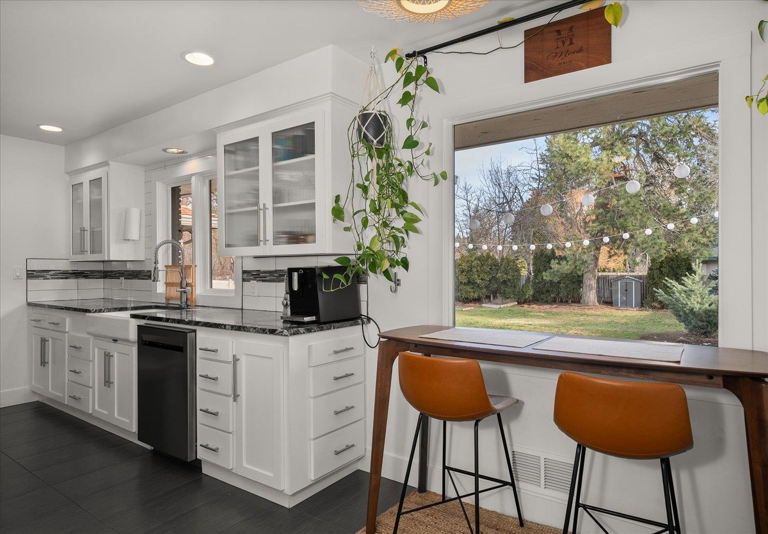 3325 South Bernard Street Spokane, WA 99203 - Photo 13 of 47