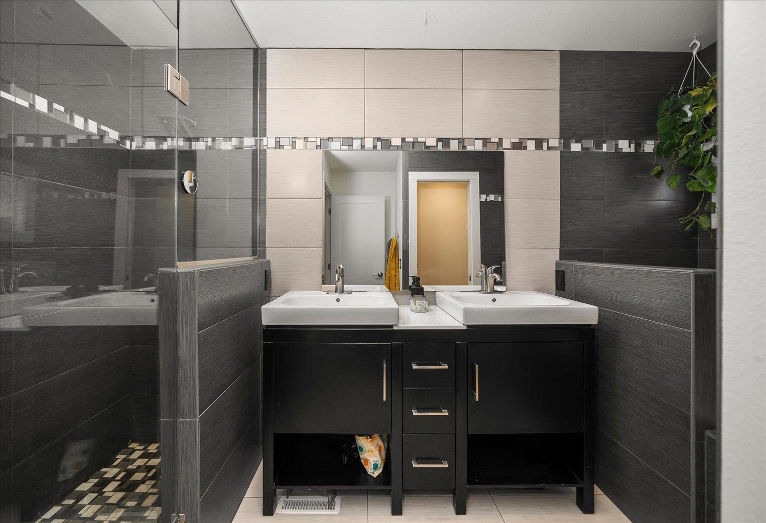 3325 South Bernard Street Spokane, WA 99203 - Photo 19 of 47