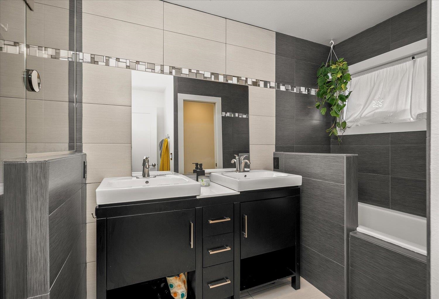 3325 South Bernard Street Spokane, WA 99203 - Photo 20 of 47