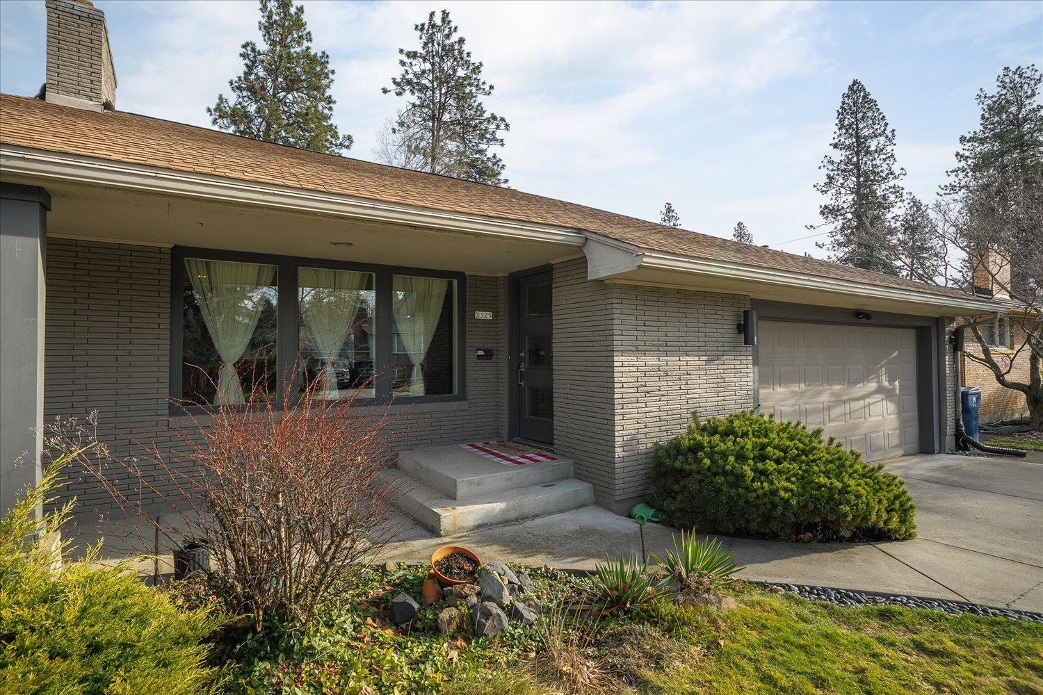 3325 South Bernard Street Spokane, WA 99203 - Photo 2 of 47