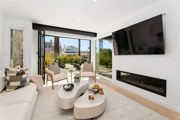 $13,000 | 619 Marguerite Avenue, Corona del Mar, CA 92625